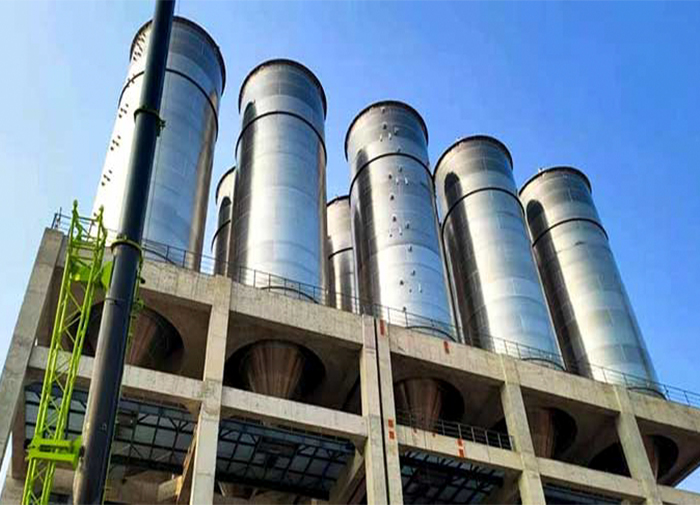 Plastic particle steel silo