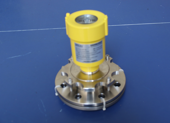 Radar level meter