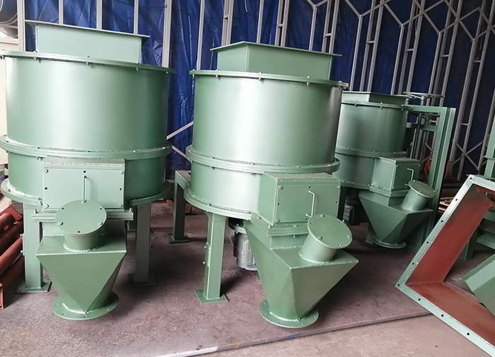 Rotor quantitative feeding scale