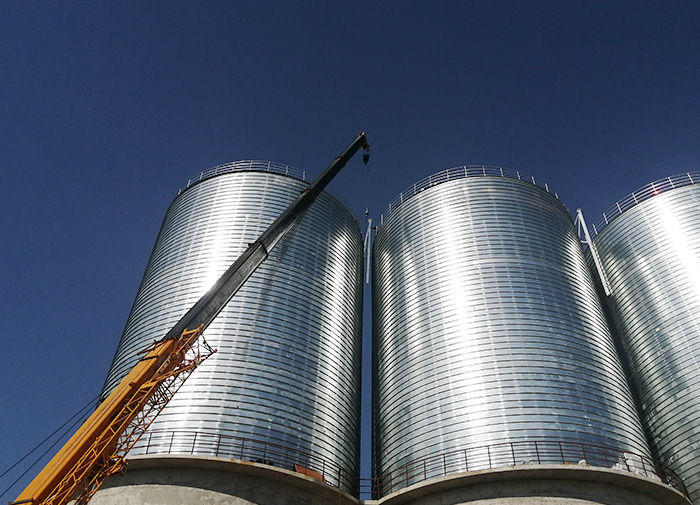 Spiral steel silo